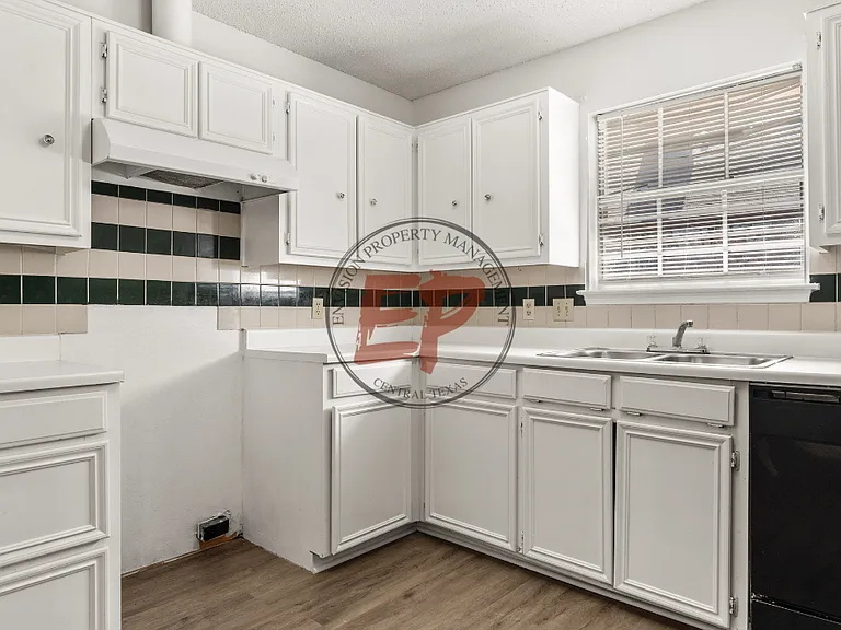 1727 Ramada Dr — Photo 9