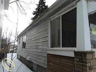 5th image of 39 W Broadway St