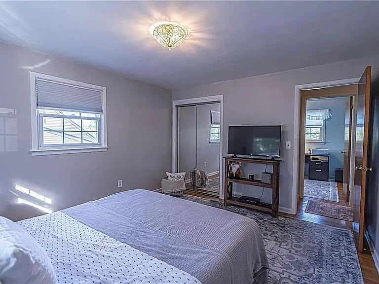 2907 Agnes St — Photo 10