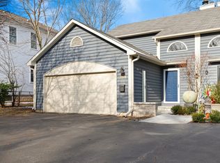 304 Granby Rd, Lake Forest, IL 60045