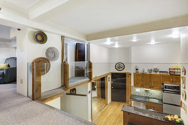 Sold by HomeDax Real Estate | media 9