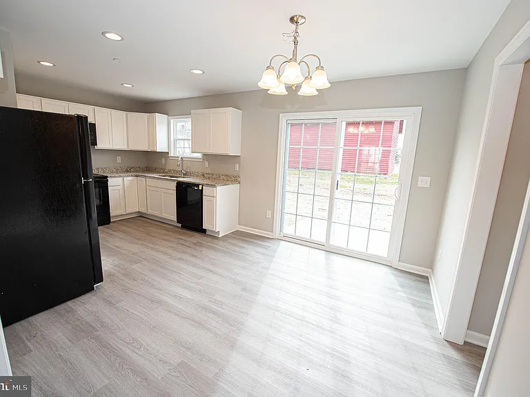 242 Morgans Ct — Photo 16