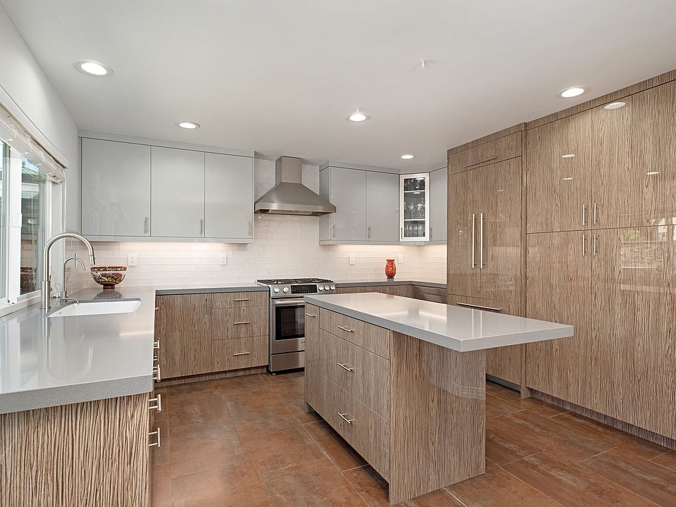 1st image of 14 Rowan Dr