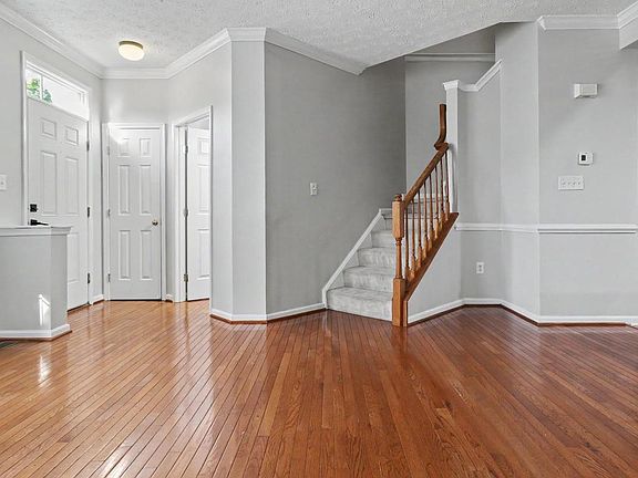3rd image of 2833 Settlers View Dr
