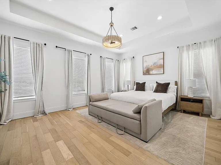 826 Nadine St — Photo 14