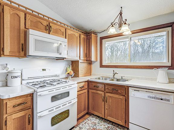 5th image of 275 322nd Ln NW