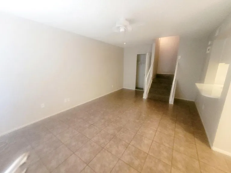 3213 W Royal Palm Rd — Photo 5