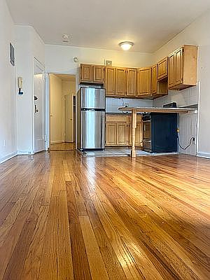 3rd image of 512 E 88th St APT 5C