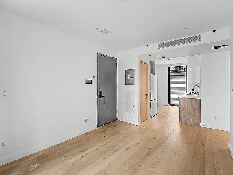 42-62 Hunter St #10A — Photo 6