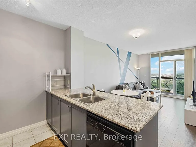 1359 Rathburn Rd E — Photo 5