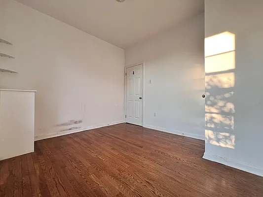 Rented by Friedman Mayer, LREB | media 21