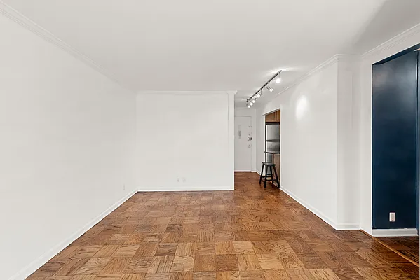 Sold by Compass | media 7