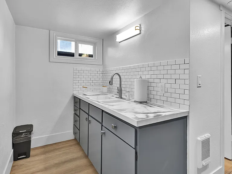 2306 W Madison Ave — Photo 29