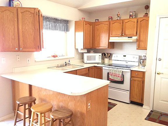 4th image of 9831 S Mumford Dr