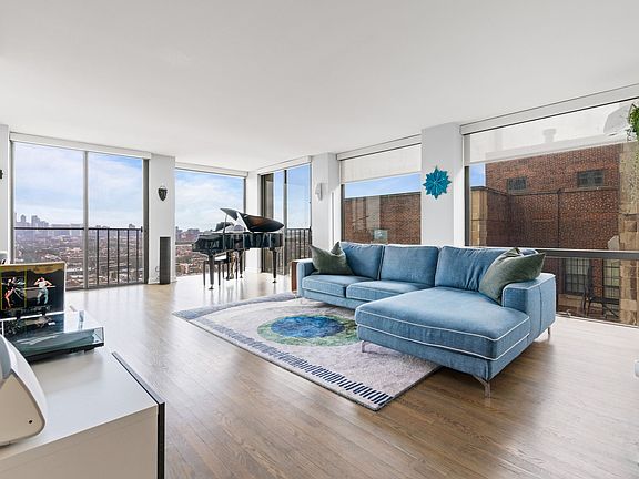 3rd image of 345 W Fullerton Pkwy APT 2106