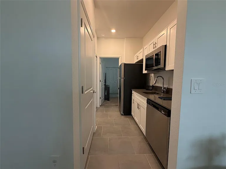652 Grove St — Photo 34