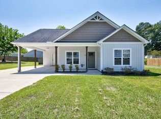 211 W Lewis St, Four Oaks, NC 27524
