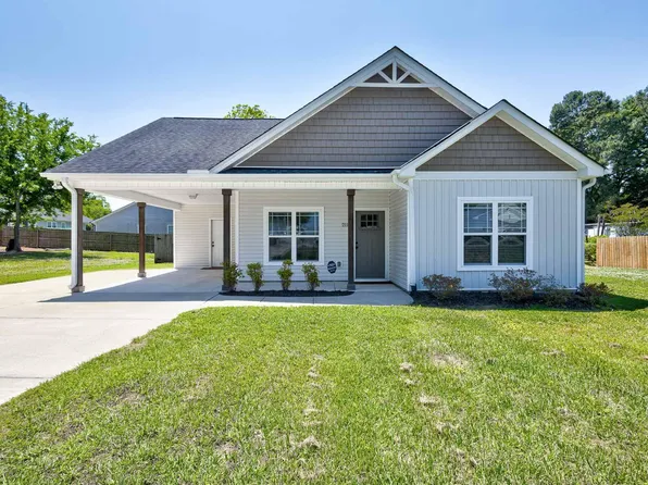 211 W Lewis St, Four Oaks, NC 27524