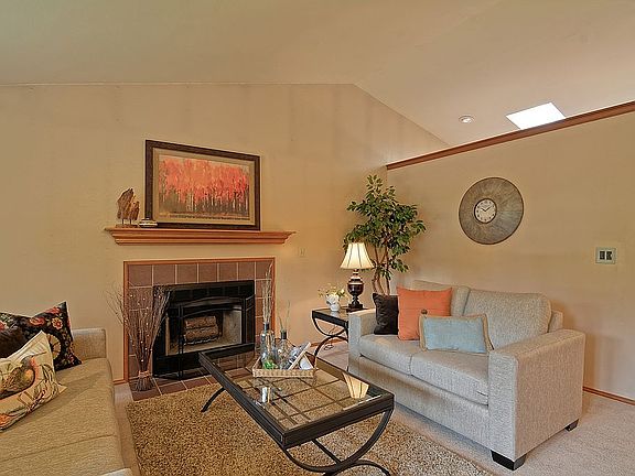3rd image of 17803 Robinhood Ln