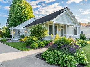 72805 Faye Ct, South Haven, MI 49090