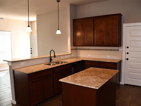 4th image of 106 Wickersham #B