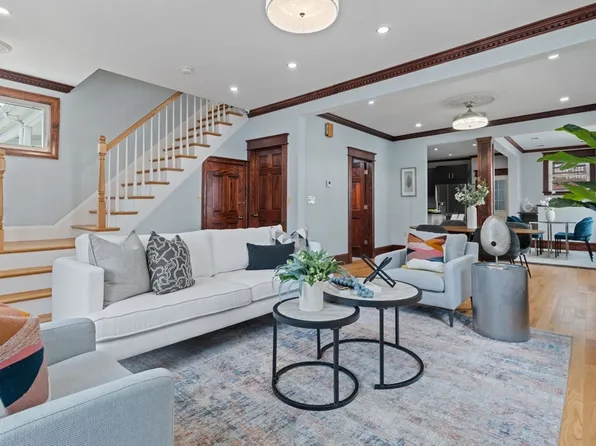 78 Harbor View St, Dorchester, MA 02125