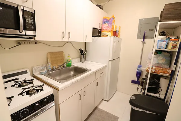 Rented by Spire Group | media 11