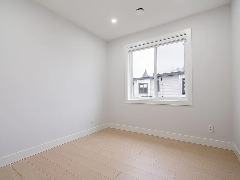 166XX 18a Ave #UPPER AND MAIN — Photo 7