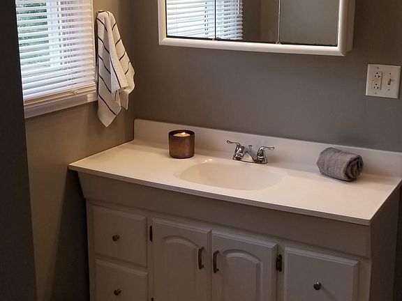 3rd image of 9137 E Hibben Ave