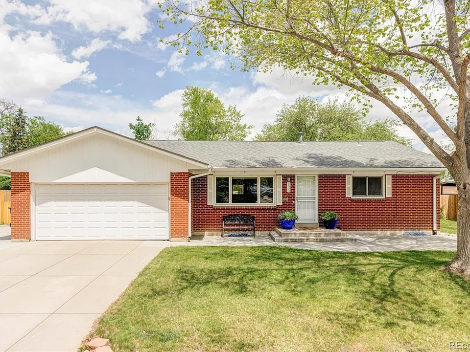6603 E Columbia Pl