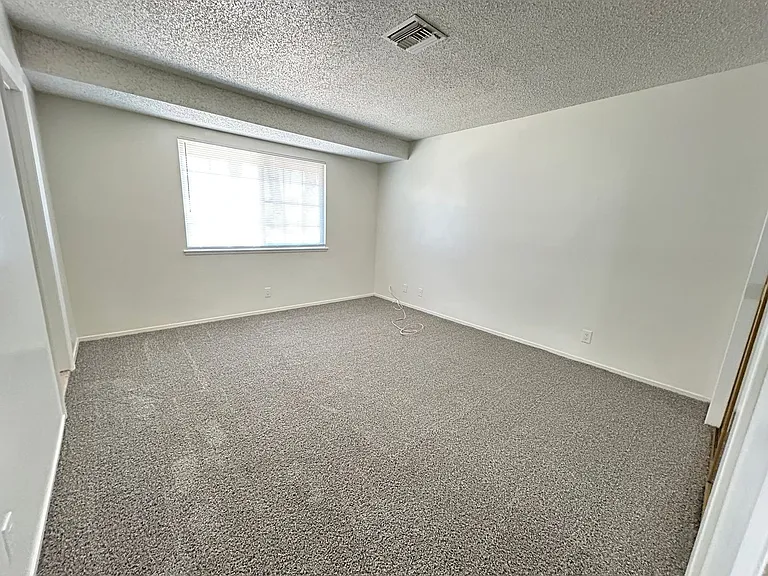 3979 Avonwood Ave — Photo 8