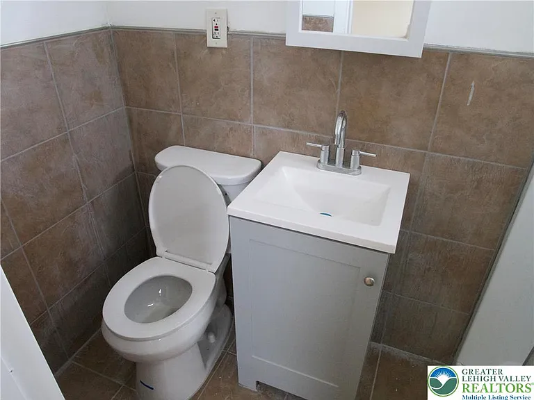 1020 Ferry St #1 — Photo 22