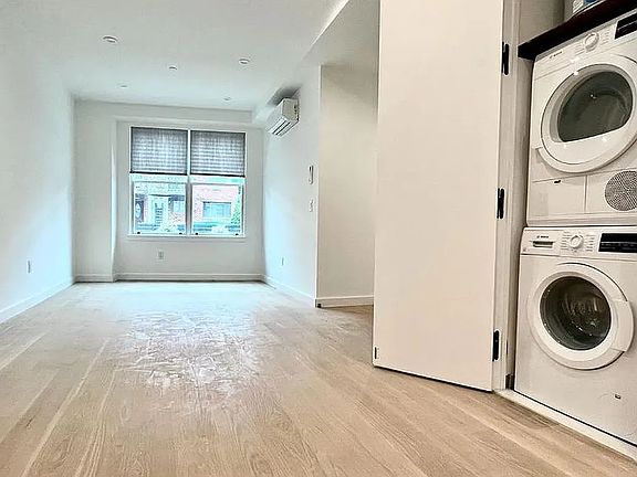 5th image of 27-16 Newtown Ave #1E