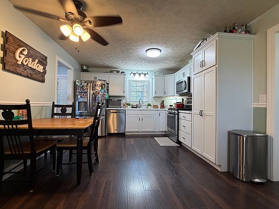 5th image of 1005 Varmintrace Rd