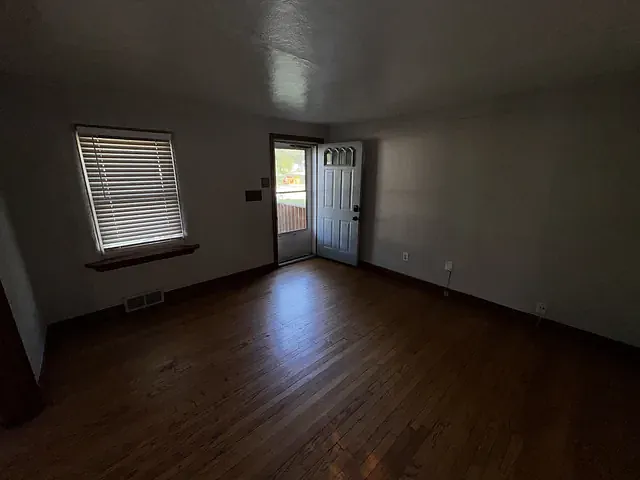 3 bed, 1423 sqft, $1,800 — Photo 3