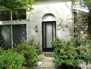 3rd image of 1644 Woodlands Run