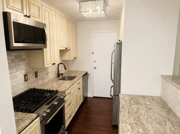 10401 Grosvenor Pl, Rockville, MD