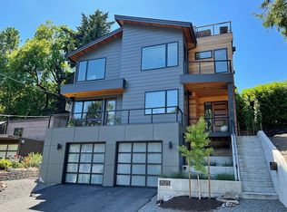 7625 S Fulton Park Blvd, Portland, OR 97219