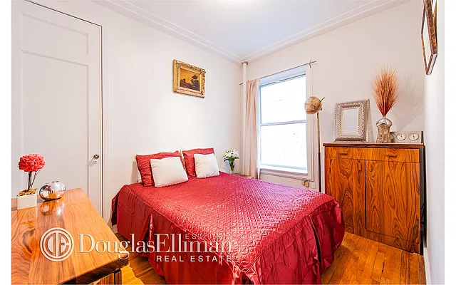 Sold by Douglas Elliman | media 8