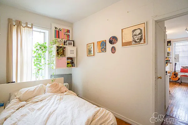 Rented by City Connections Realty | media 5