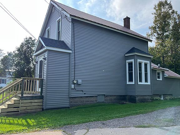 2nd image of 1070 Cedar St