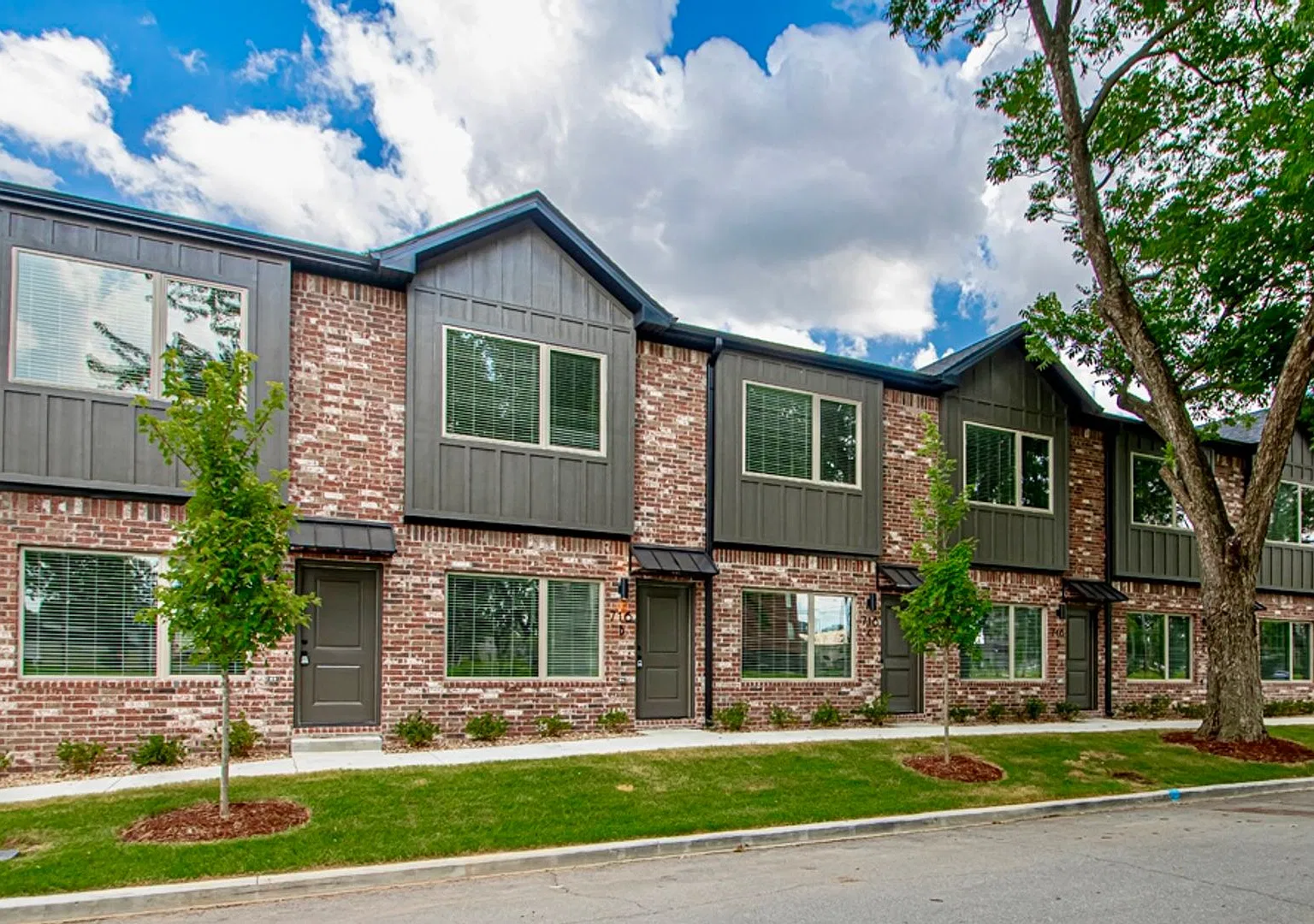 Leasing Now - New Townhomes, North Little Rock Argenta Arts Area — Photo 2