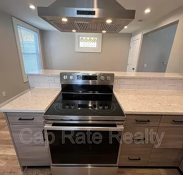 1476 N 6th St — Photo 13