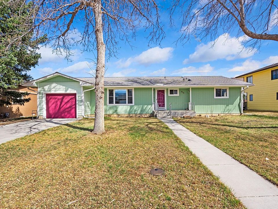 1st image of 912 Rocky Rd