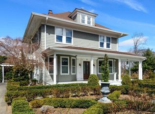 21 Hillcrest St, Huntington, NY
