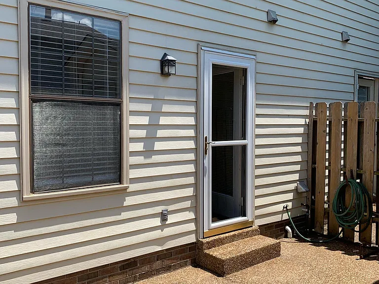 830 Brentwood Point — Photo 35
