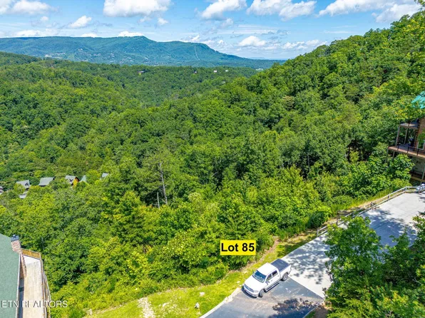 2220 Smoky Overlook Way, Sevierville, TN 37862