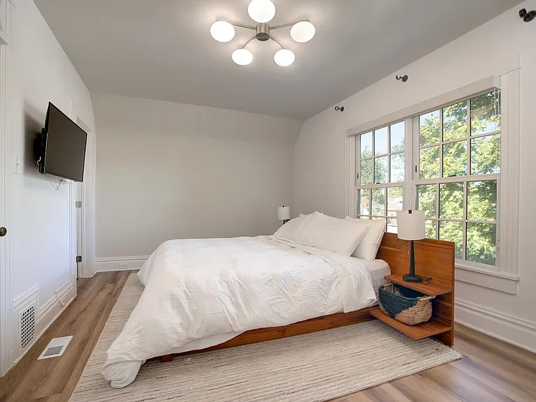 456 S Lincoln St — Photo 16