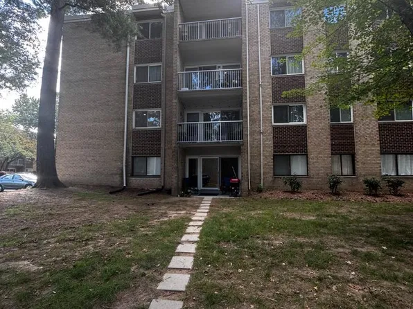 8000 Chanute Pl APT 4, Falls Church, VA 22042