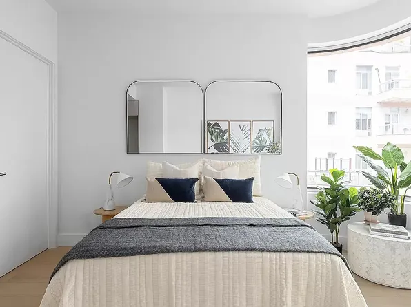 208 Delancey Street image 4 of 18